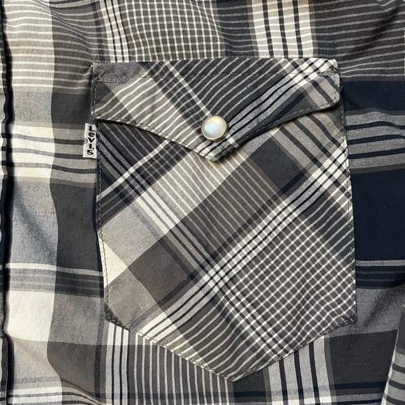 Levi’s Standard Fit Plaid Long Sleeve Shirt Size Medium Pearl Snaps Western - Picture 9 of 10